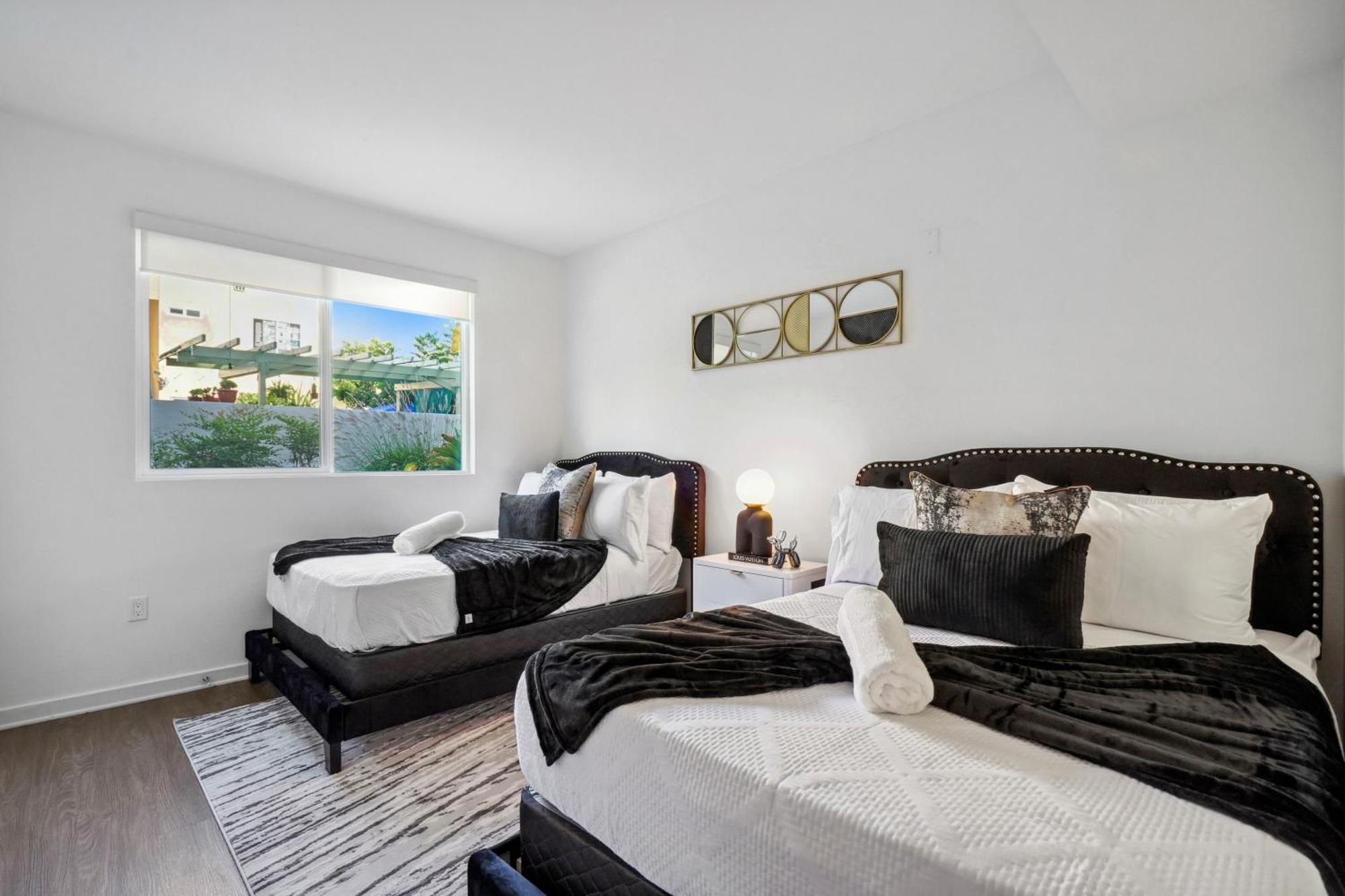 House Of Lv Bed & Breakfast Los Angeles Exterior photo